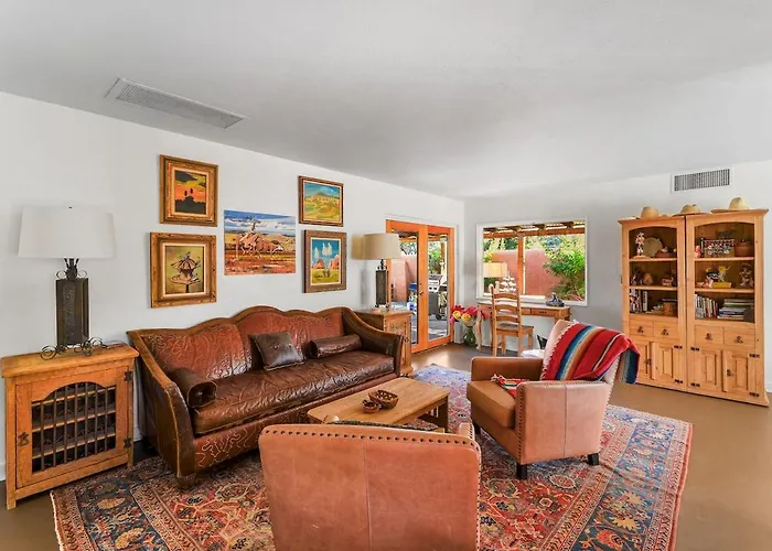 Laguna - Spacious 3br 1ba Private Pool Oasis Near Uofa