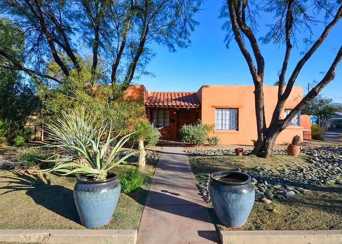 Laguna - Spacious 3br 1ba Private Pool Oasis Near Uofa *