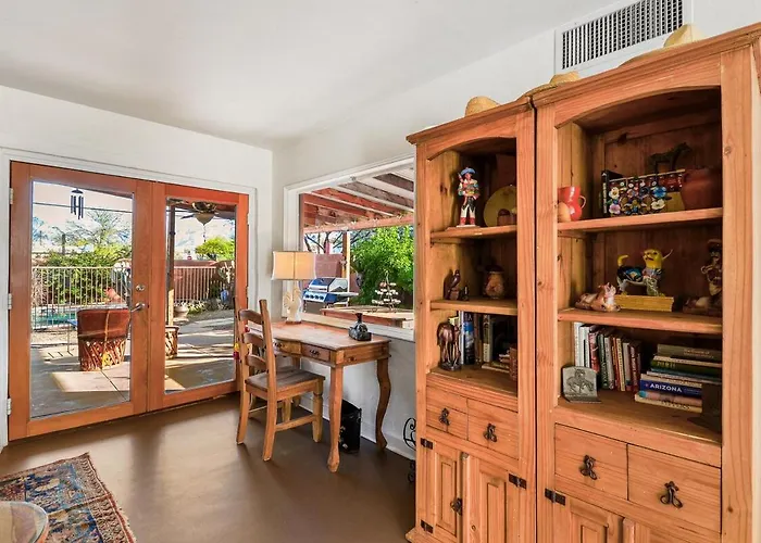 Laguna - Spacious 3br 1ba Private Pool Oasis Near Uofa Сasa de vacaciones