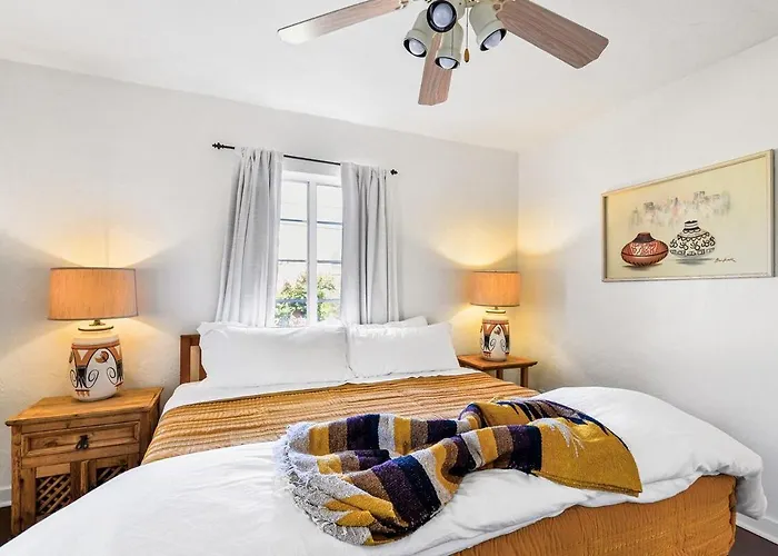 Laguna - Spacious 3br 1ba Private Pool Oasis Near Uofa Сasa de vacaciones